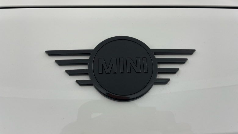 MINI Aceman 160kW SE Classic 54kWh 5dr Auto Electric Hatchback